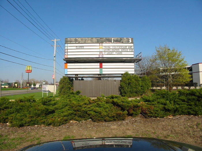 Showcase Cinemas Grand Rapids - 2002 Photo